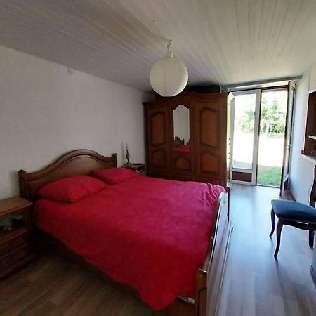 Maison En Pierres Pradinas Eksteriør billede