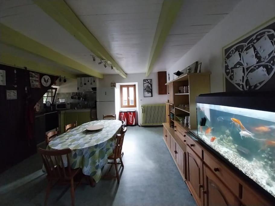 Maison En Pierres Pradinas Eksteriør billede