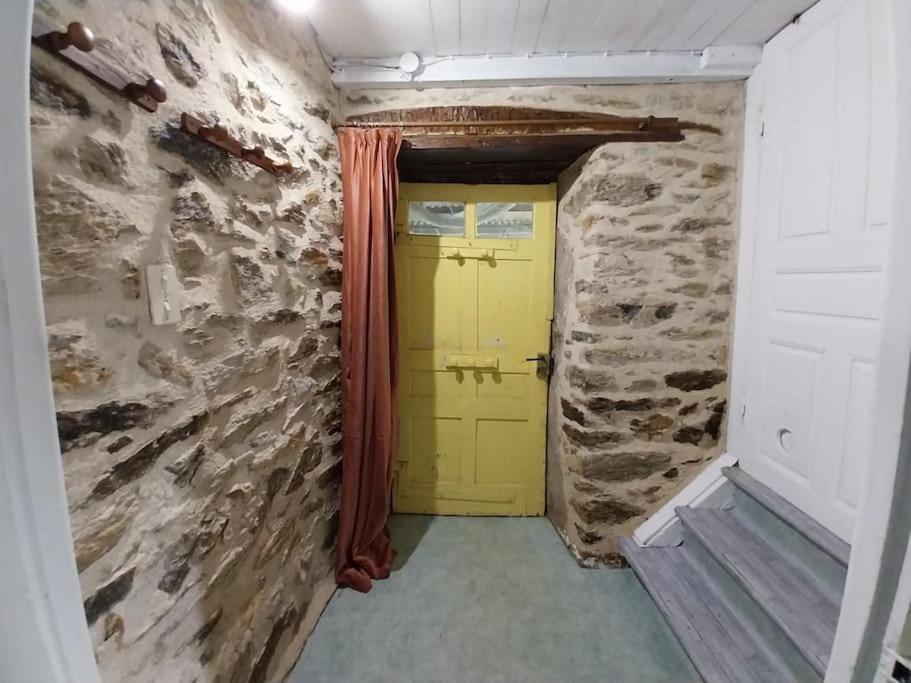 Maison En Pierres Pradinas Eksteriør billede